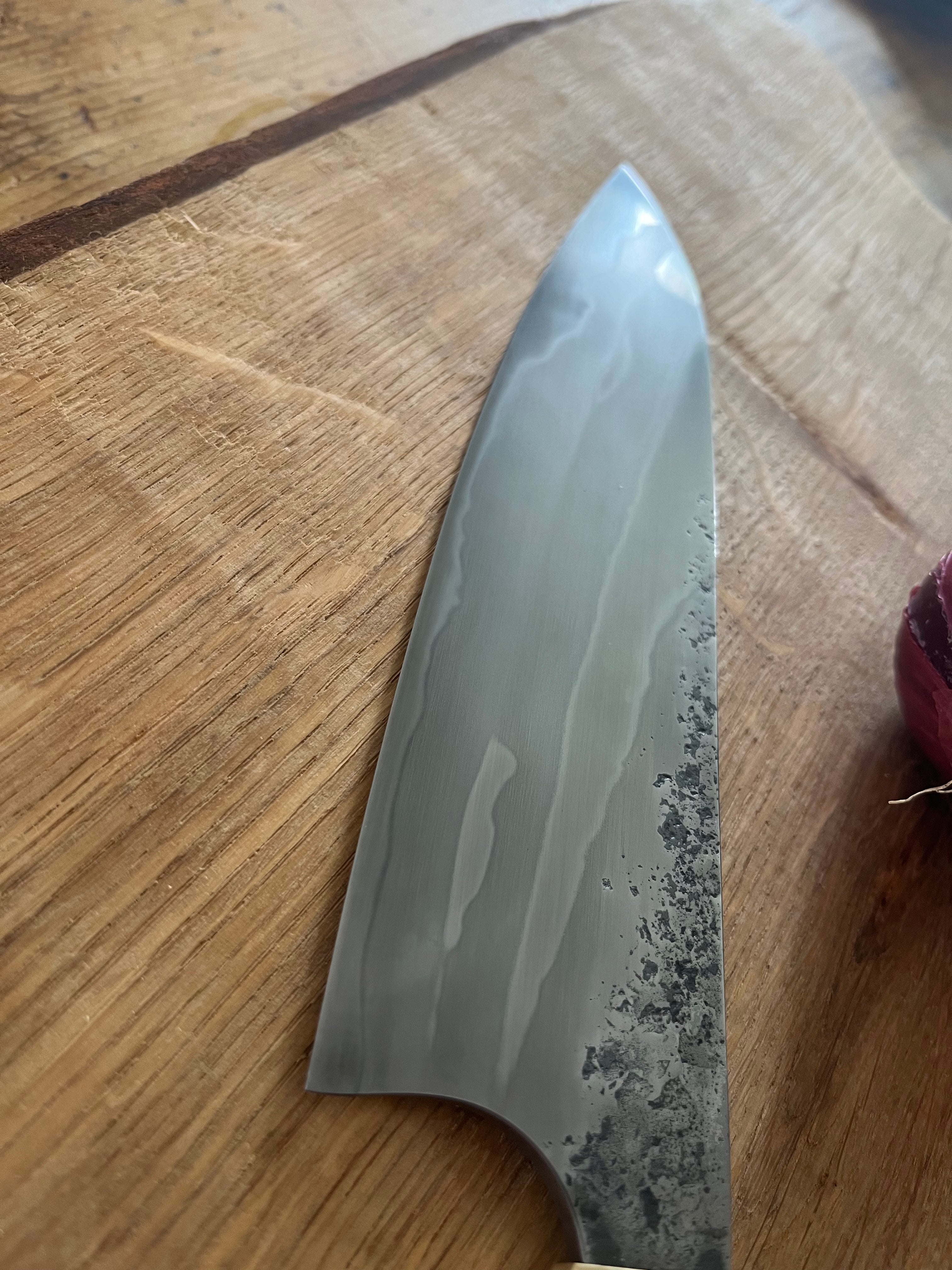 Gyuto kitchen knife with tripple auto hamon