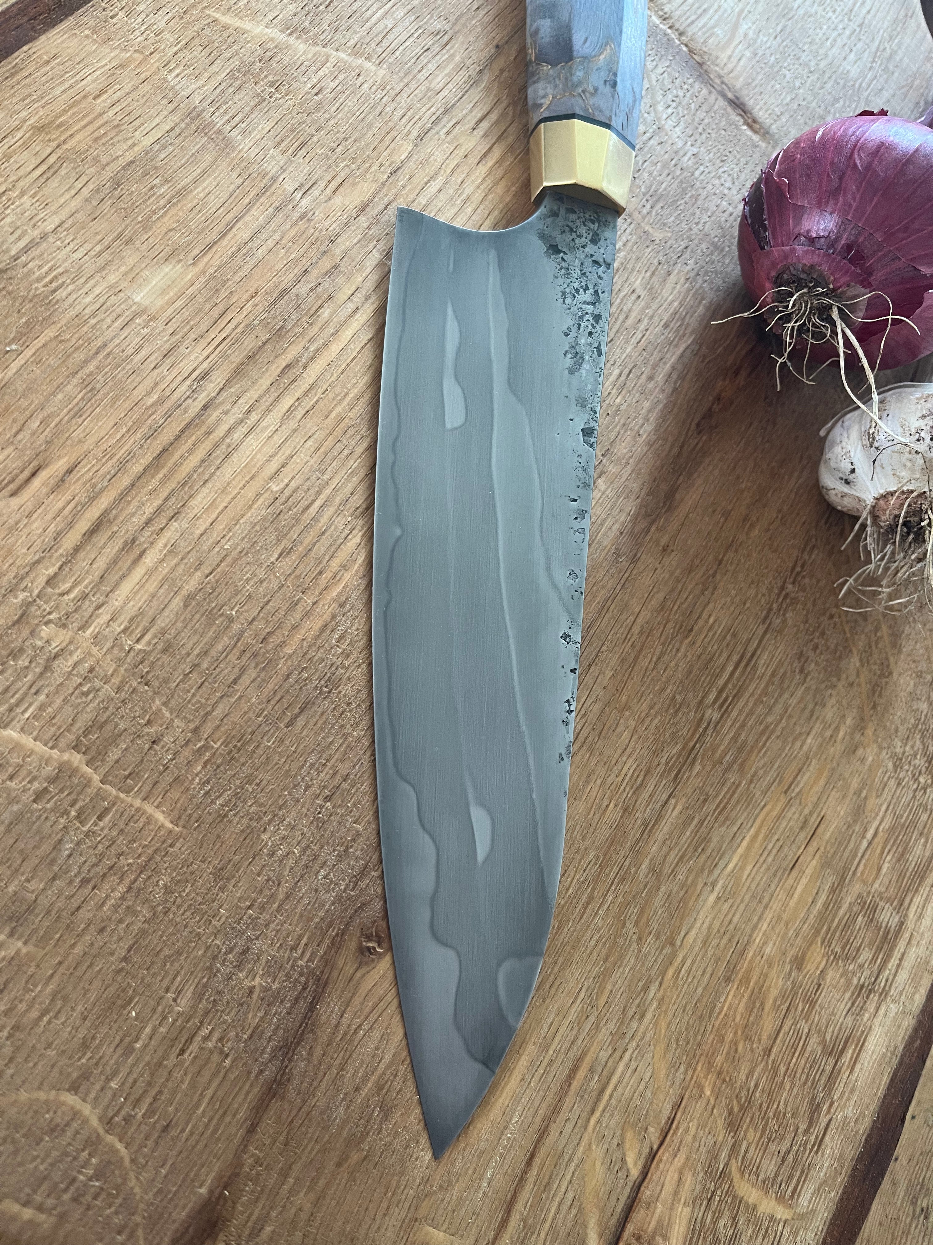 Gyuto kitchen knife with tripple auto hamon